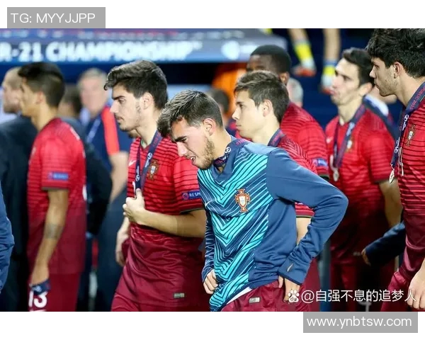 足球巨星感动瞬间揭秘他们背后的坚韧与不屈